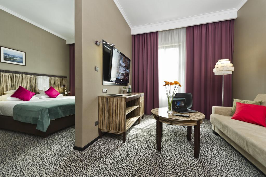 Hotel Fado Spa & Restaurant Świdnica Rom bilde