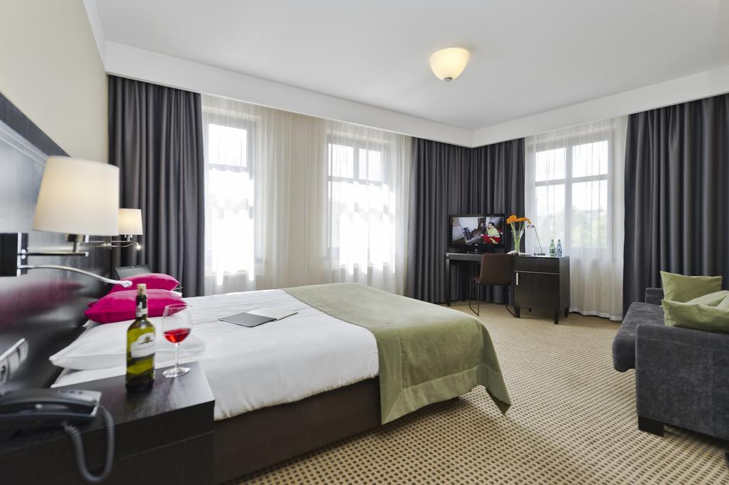 Hotel Fado Spa & Restaurant Świdnica Rom bilde