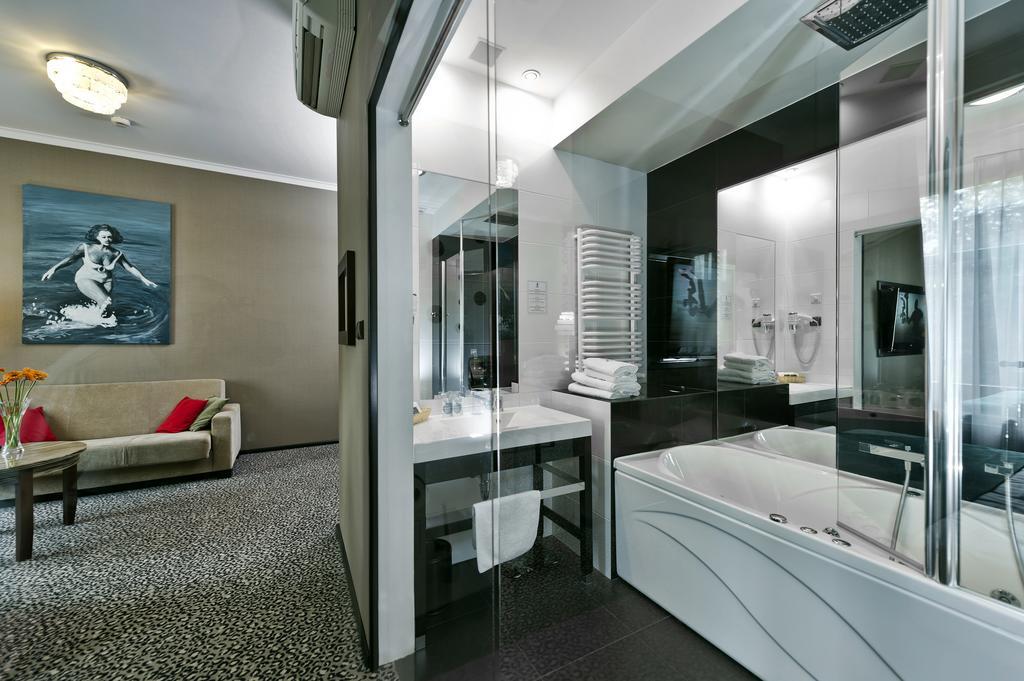 Hotel Fado Spa & Restaurant Świdnica Rom bilde