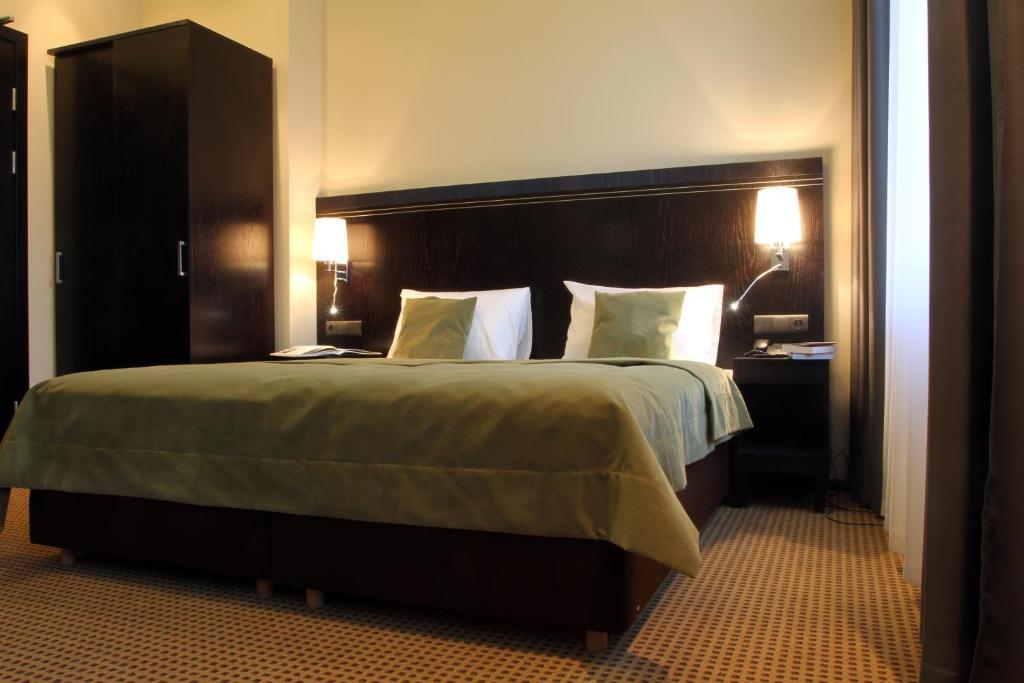 Hotel Fado Spa & Restaurant Świdnica Rom bilde