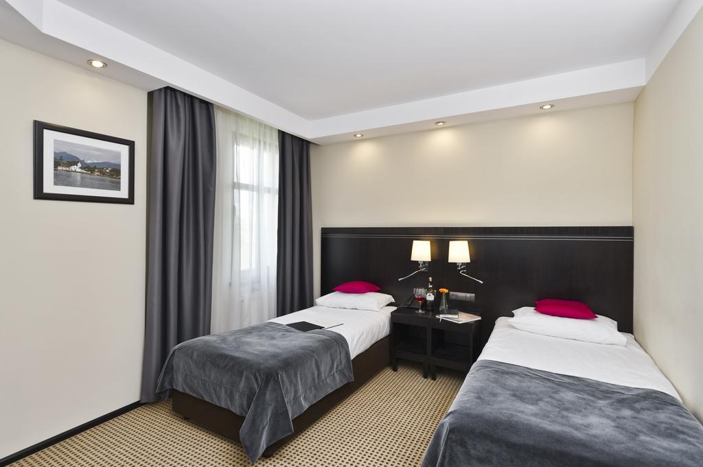 Hotel Fado Spa & Restaurant Świdnica Eksteriør bilde