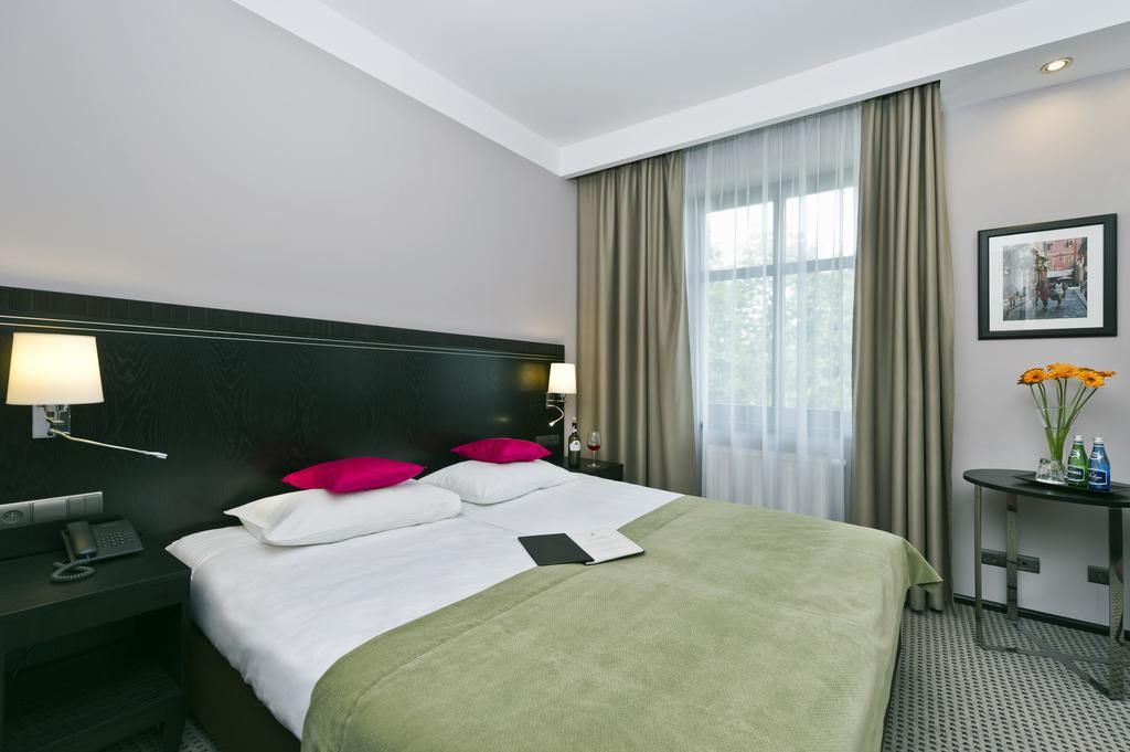 Hotel Fado Spa & Restaurant Świdnica Eksteriør bilde