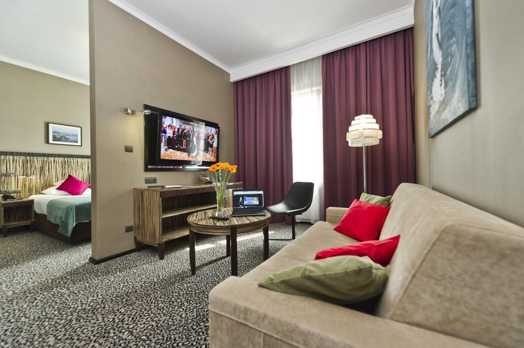 Hotel Fado Spa & Restaurant Świdnica Eksteriør bilde