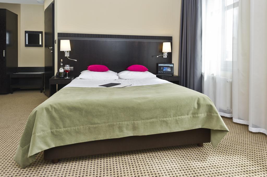 Hotel Fado Spa & Restaurant Świdnica Eksteriør bilde